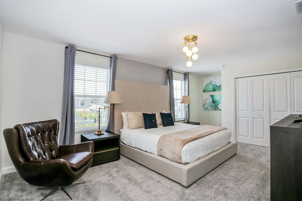 undefined Contemporary Home w/ Private Pool& Spa!