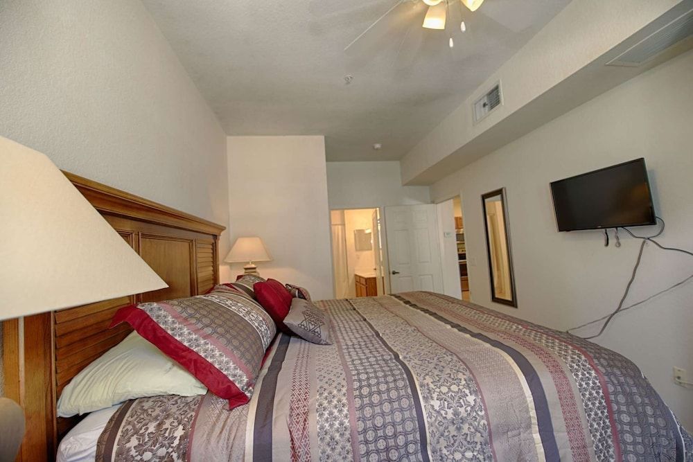 Seven Dwarves by PRP Apartment (4562 Seven Dwarfs)