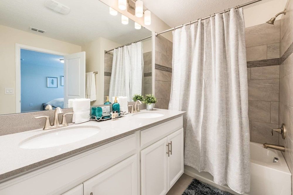 undefined Spacious House Near Disney With Private Pool 4