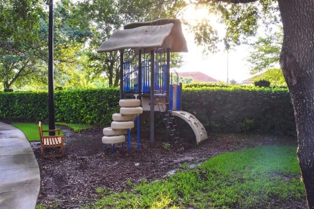 undefined Nov Special at Lucaya 3 Beds 2 Bath ID: 61205 6