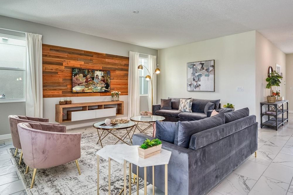 undefined Spacious Home Near Disney With Private Pool and Game Room 8