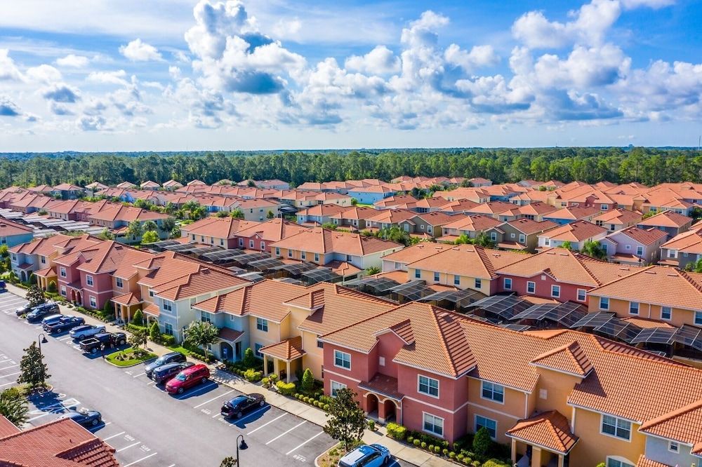 undefined Stunning TownHome With Private Pool close to Disney by RedAwning 3