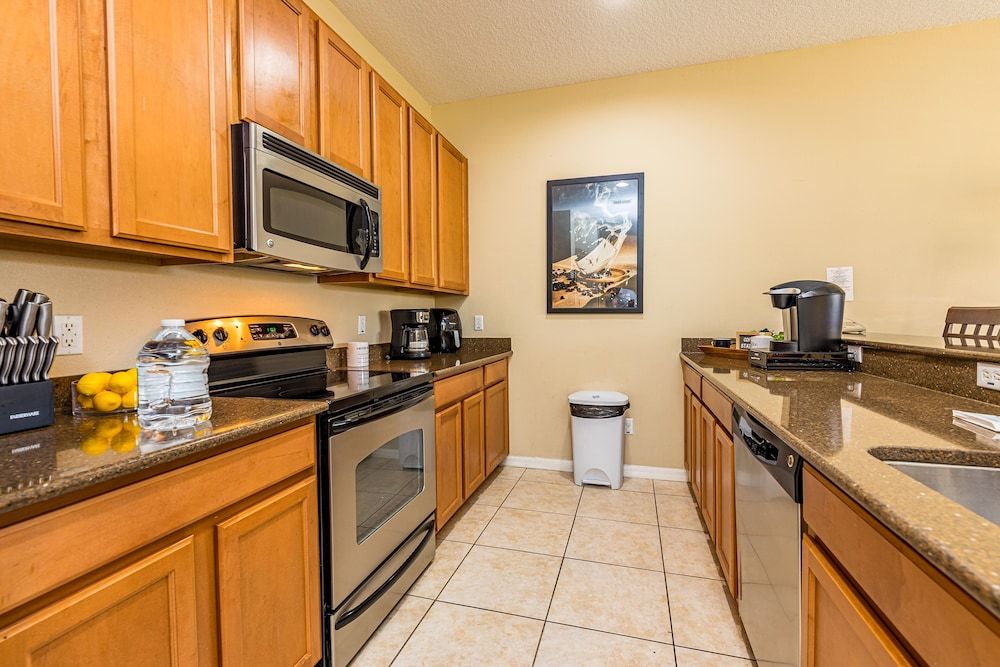 undefined Stunning TownHome With Private Pool close to Disney by RedAwning 8