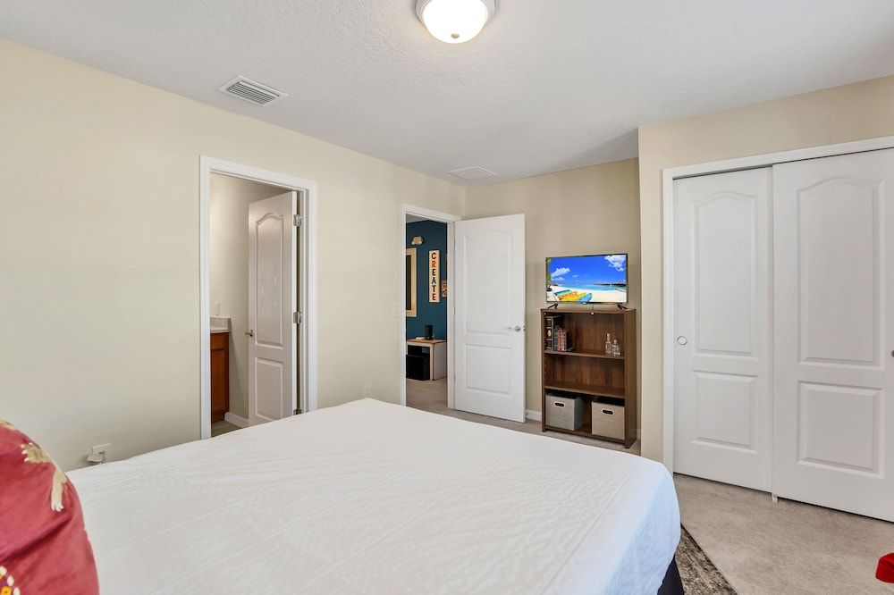 undefined 8957 Zurich Lane 6