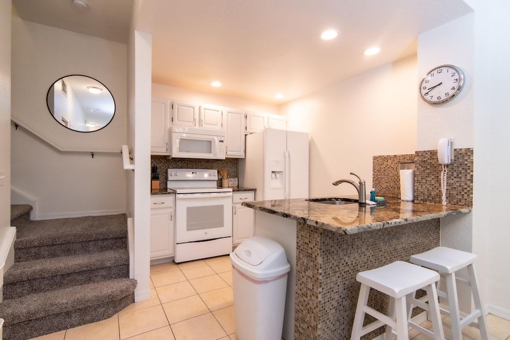 Venetian Beauty House (Venetian Bay Community, pools, spa, b) 16