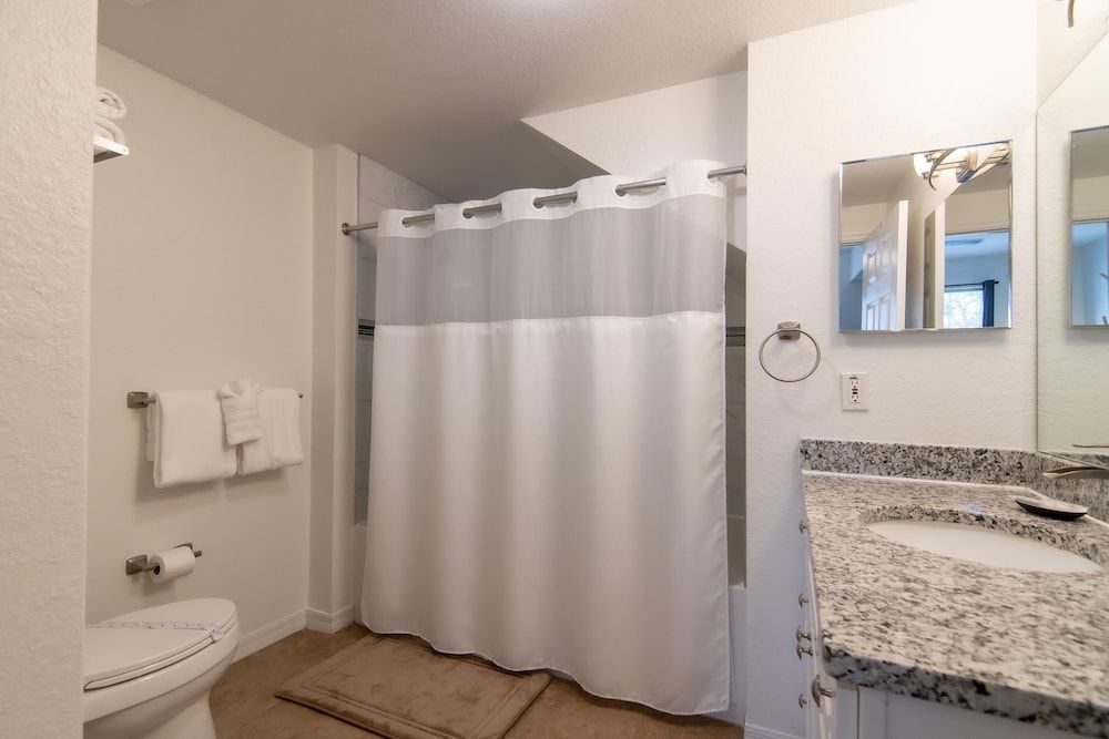 undefined Venetian Beauty 8