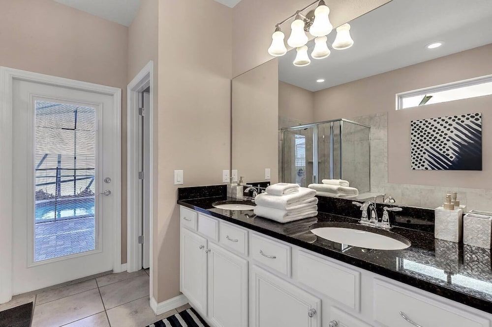 Luxurious Vacation Home With Private Pool!!! House (Luxurious vacation home with private ) 8