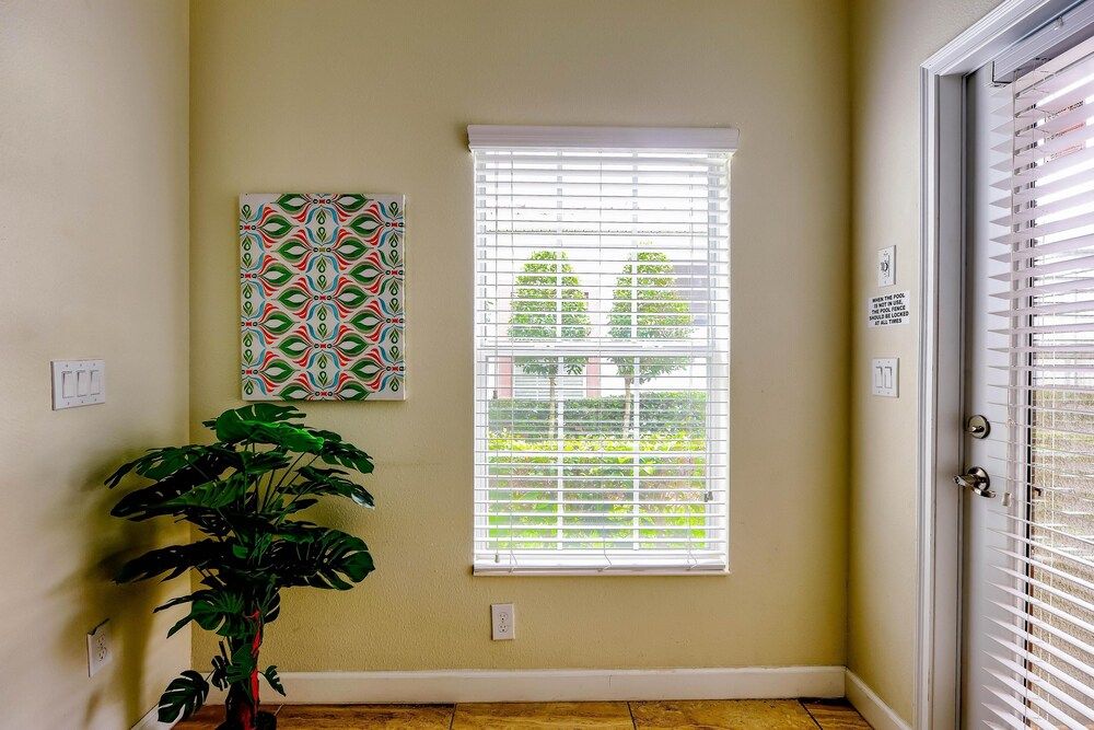 Sunnyside Villa House (Storey Lake Resort all amenities incl) 19