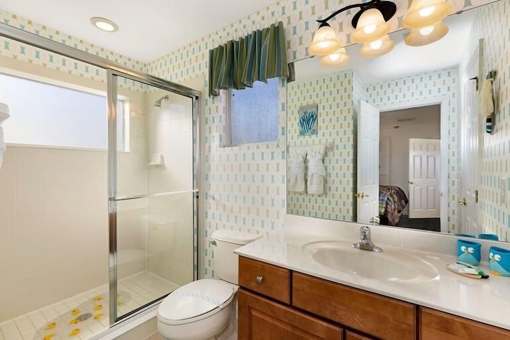 Lakeside Landing 6 Bedrooms Family House, 6 Bedrooms 18