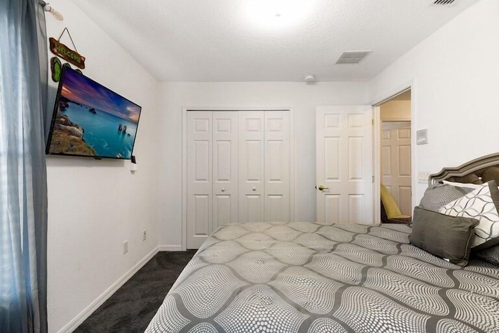 Lakeside Landing 6 Bedrooms Family House, 6 Bedrooms 21