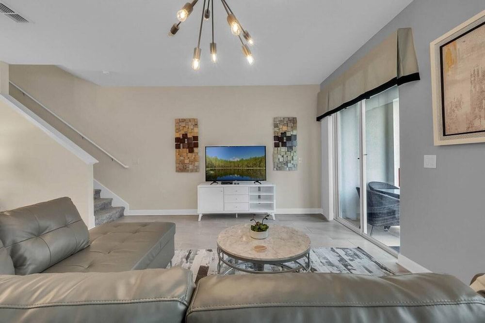 undefined Best Location Property w Pool Located Very Close to Disney and Most Attractions 3