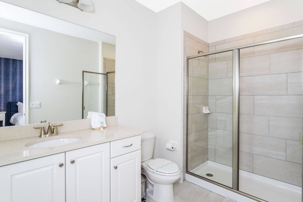 Gorgeous 8 Bedroom Single Home With Private Pool -ec7724 House (Multiple Bedrooms) 15