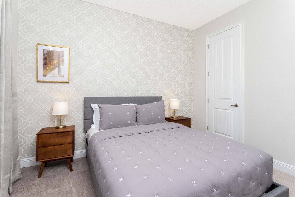 Gorgeous 8 Bedroom Single Home With Private Pool -ec7724 House (Multiple Bedrooms) 9