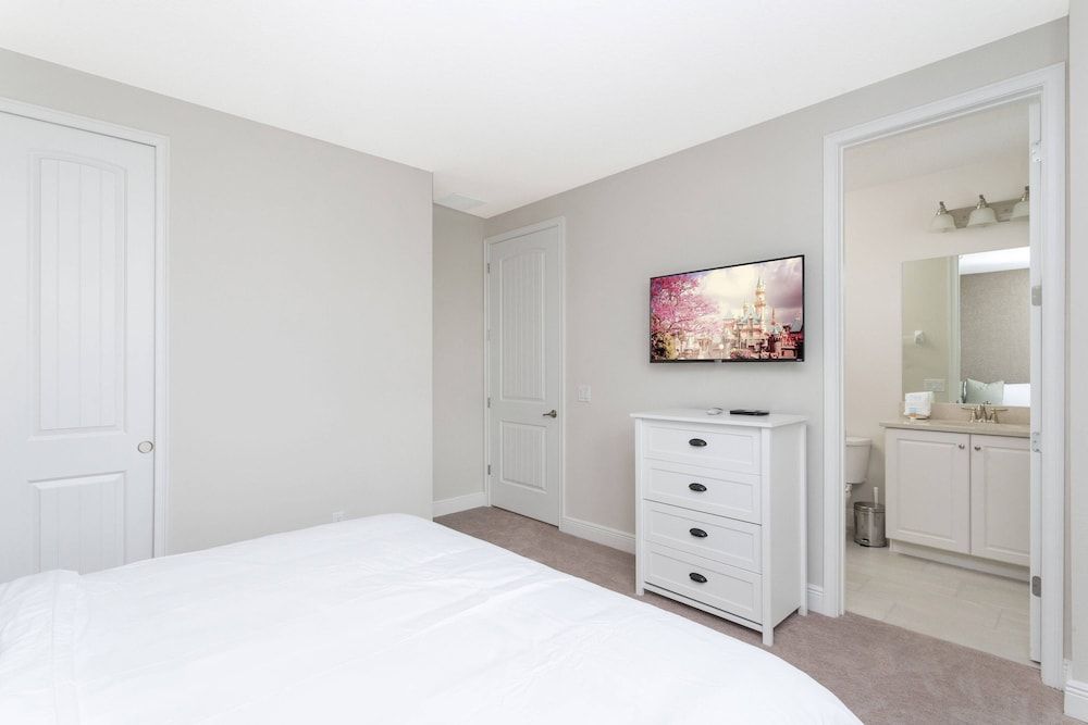 Gorgeous 8 Bedroom Single Home With Private Pool -ec7724 House (Multiple Bedrooms) 18