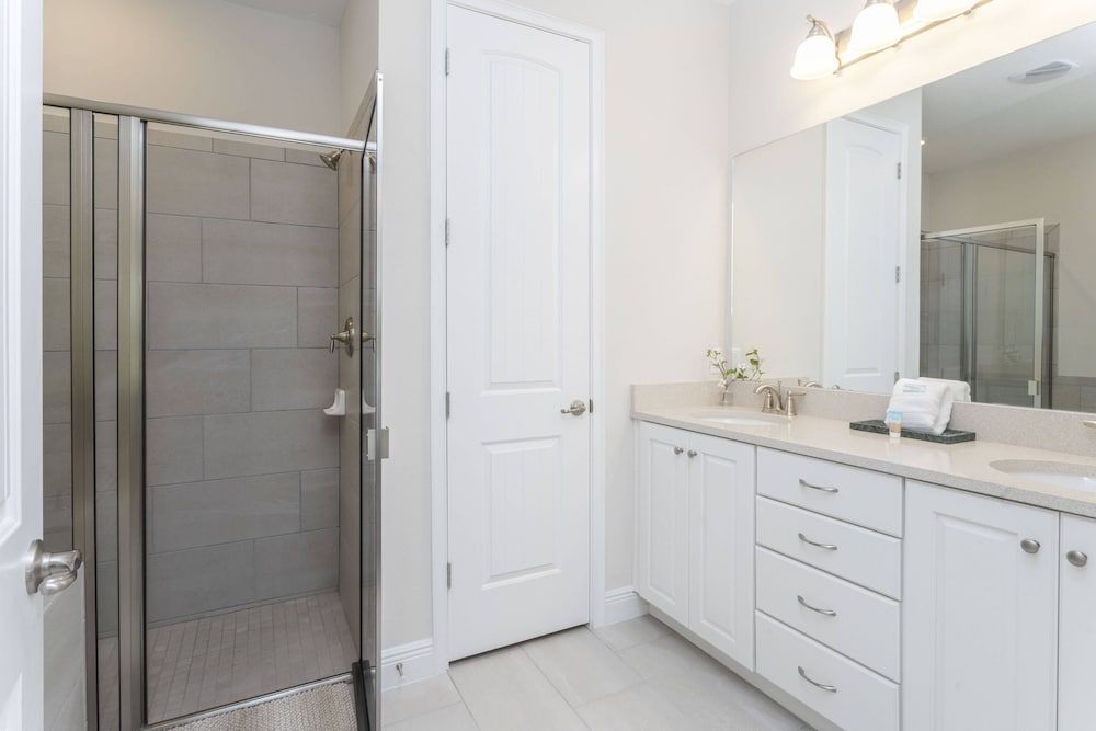 Gorgeous 8 Bedroom Single Home With Private Pool -ec7724 House (Multiple Bedrooms) 16