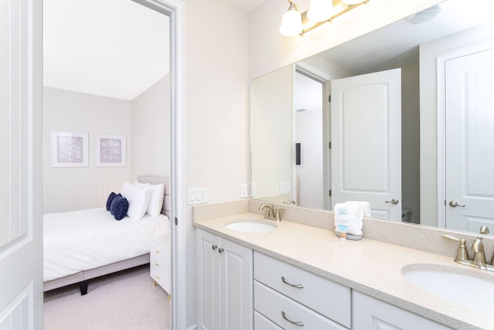 Gorgeous 8 Bedroom Single Home With Private Pool -ec7724 House (Multiple Bedrooms) 19