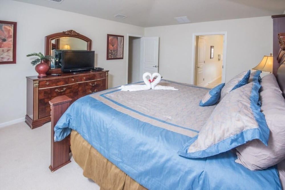 undefined Mark's Windsor Hills Vacation Home 10