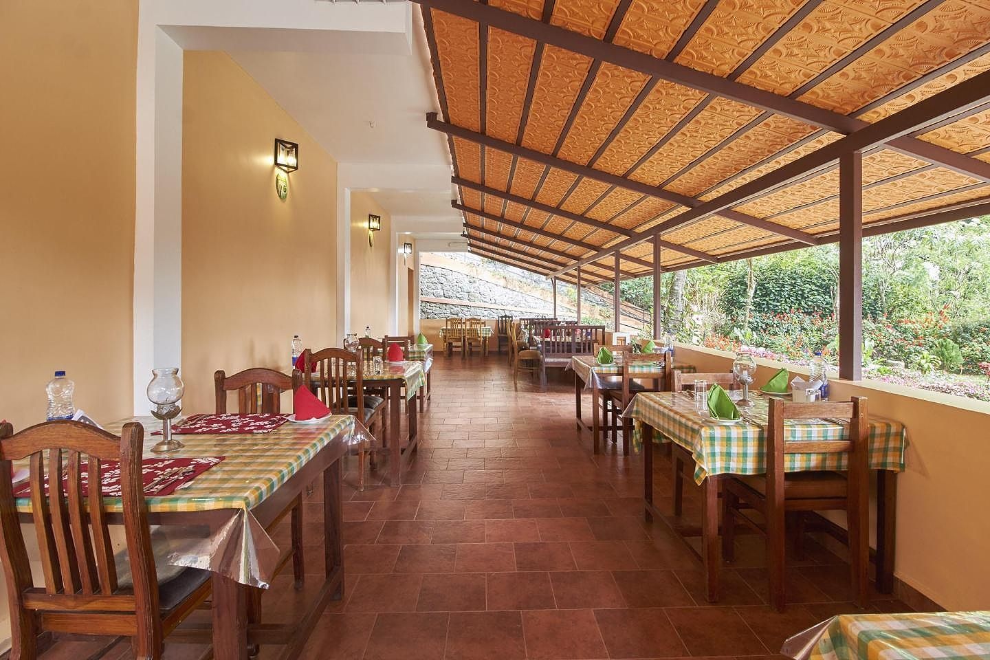 Food & Dining