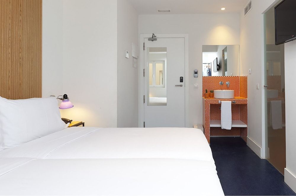 SLEEP’N Atocha – B Corp Certified Basic Double Room 3