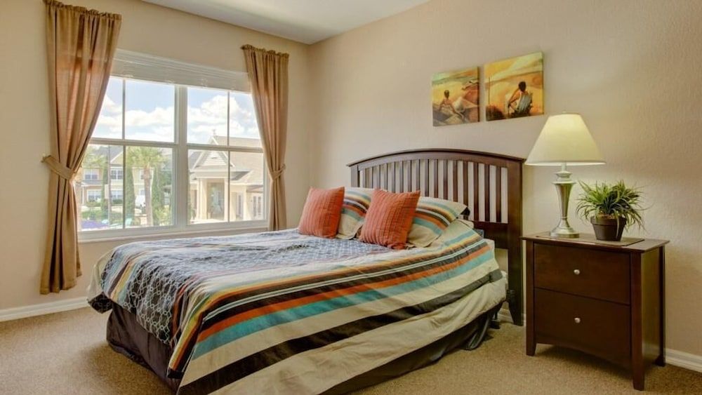 undefined Regina's Villas at Seven Dwarfs Townhome 10