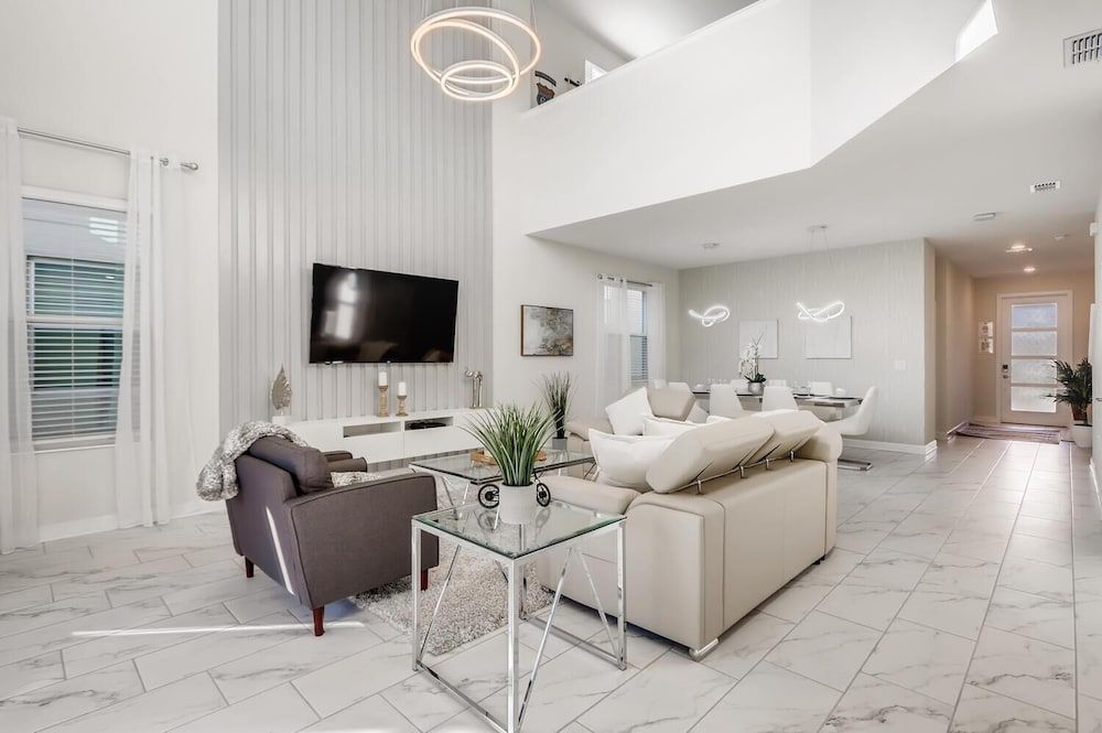 undefined 2773 BD - 5Bd Home With Private Pool 14 Guests 3