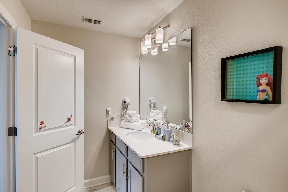 8908 CC - 6BR Luxury Home: Private Pool House, Multiple Beds (8908 CC - 6BR Luxury Home: Private Po) 14