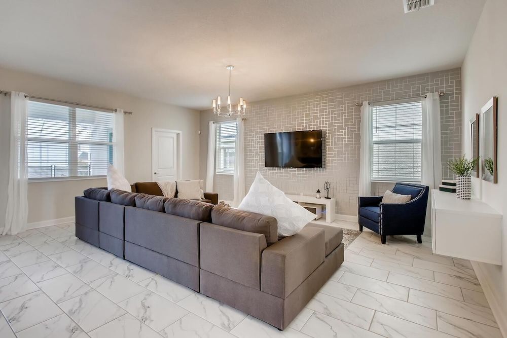 8908 CC - 6BR Luxury Home: Private Pool House, Multiple Beds (8908 CC - 6BR Luxury Home: Private Po) 19