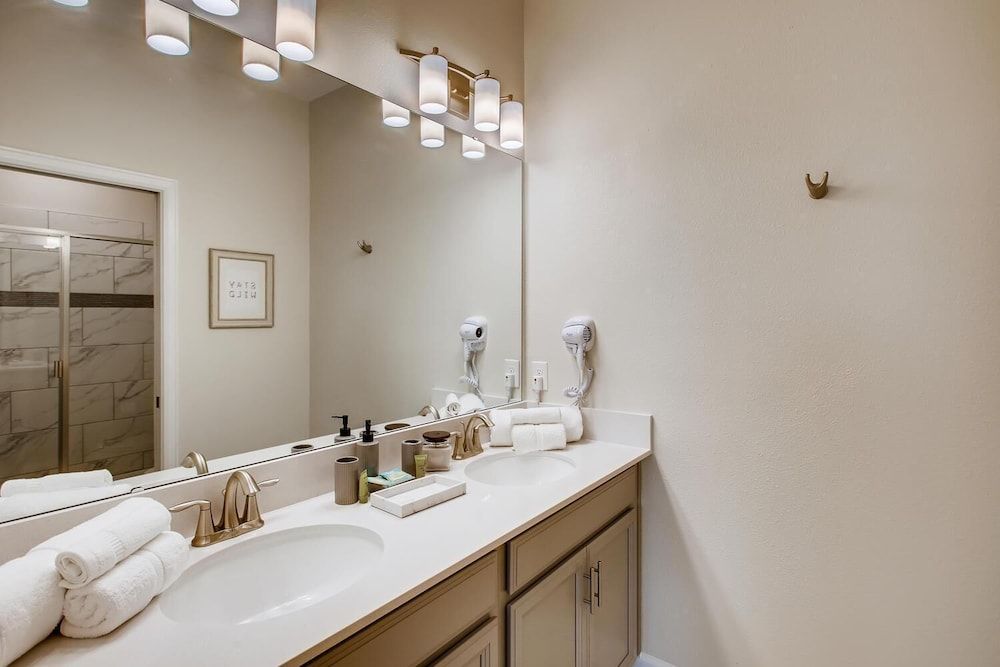 8908 CC - 6BR Luxury Home: Private Pool House, Multiple Beds (8908 CC - 6BR Luxury Home: Private Po) 12