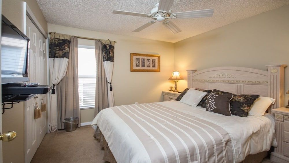House, Multiple Beds (Cristine's Seasons Vacation Home)