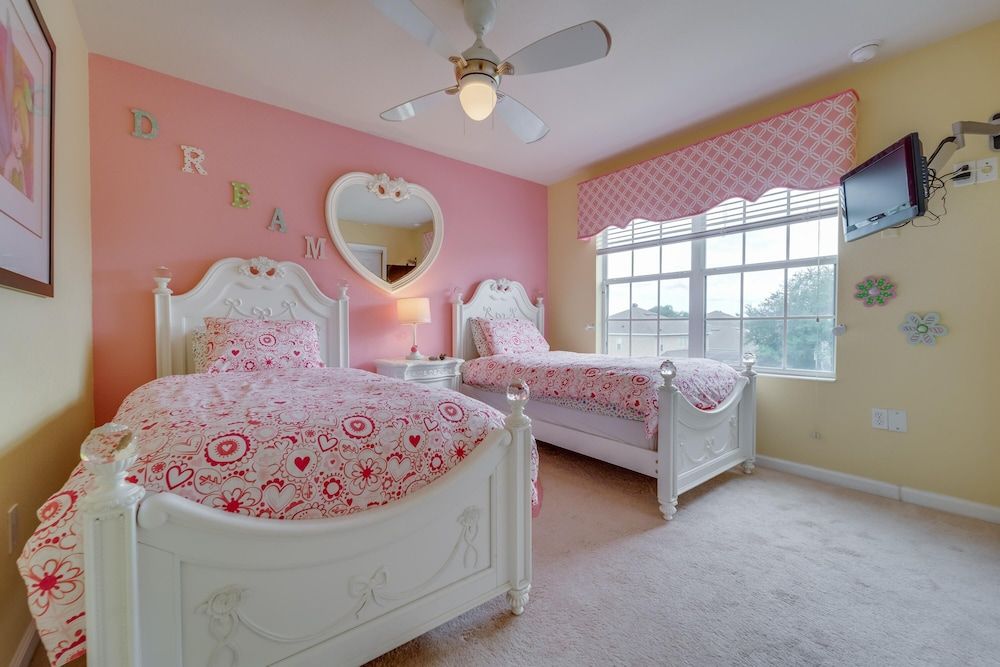 Michael's Windsor Hills Castle House, Multiple Beds (Michael's Windsor Hills Castle ) 17