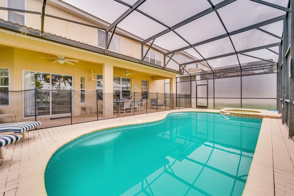 undefined Michael's Windsor Hills Castle 3