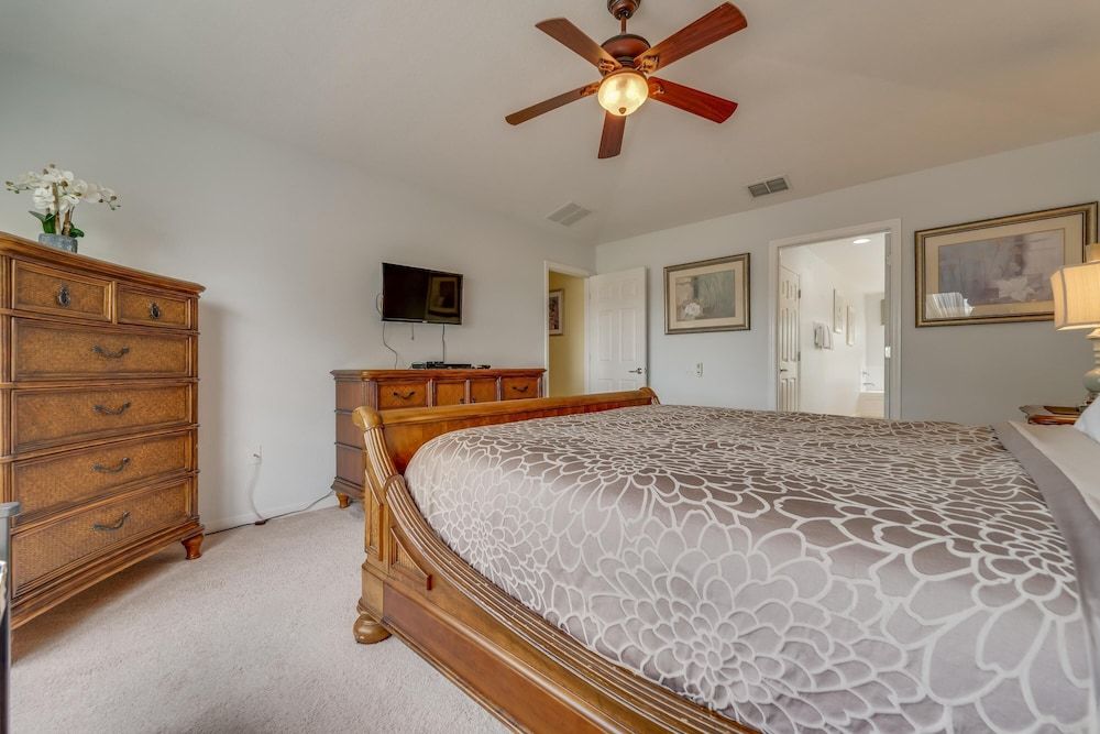 Michael's Windsor Hills Castle House, Multiple Beds (Michael's Windsor Hills Castle ) 7