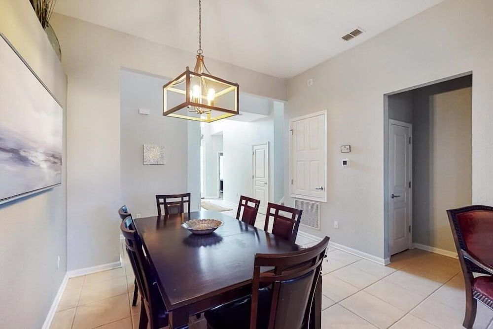 Star Wars Windsor Hills Vacation Home House, Multiple Beds (Star Wars Windsor Hills Vacation Home) 52