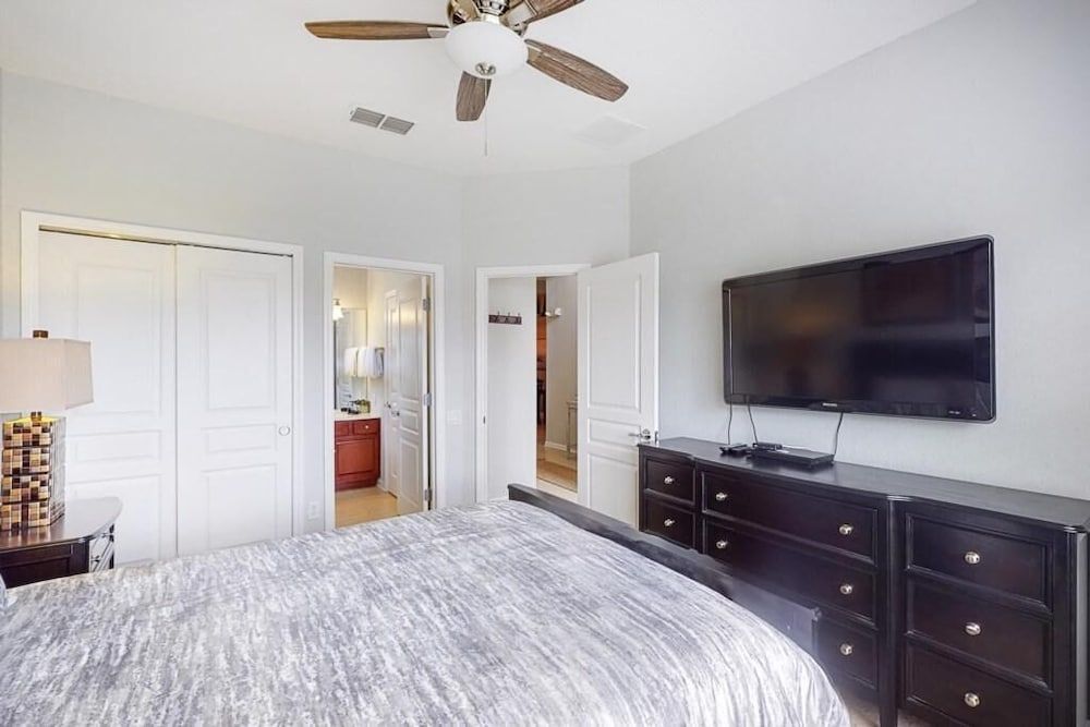 Star Wars Windsor Hills Vacation Home House, Multiple Beds (Star Wars Windsor Hills Vacation Home) 13