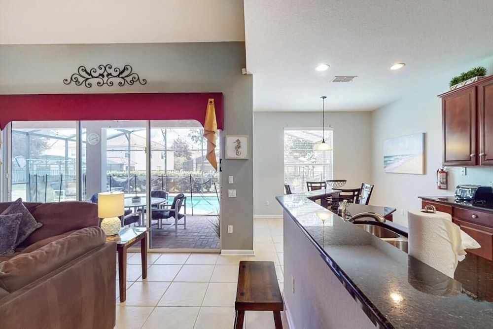 Star Wars Windsor Hills Vacation Home House, Multiple Beds (Star Wars Windsor Hills Vacation Home) 23