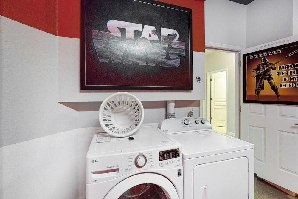 Star Wars Windsor Hills Vacation Home House, Multiple Beds (Star Wars Windsor Hills Vacation Home) 29