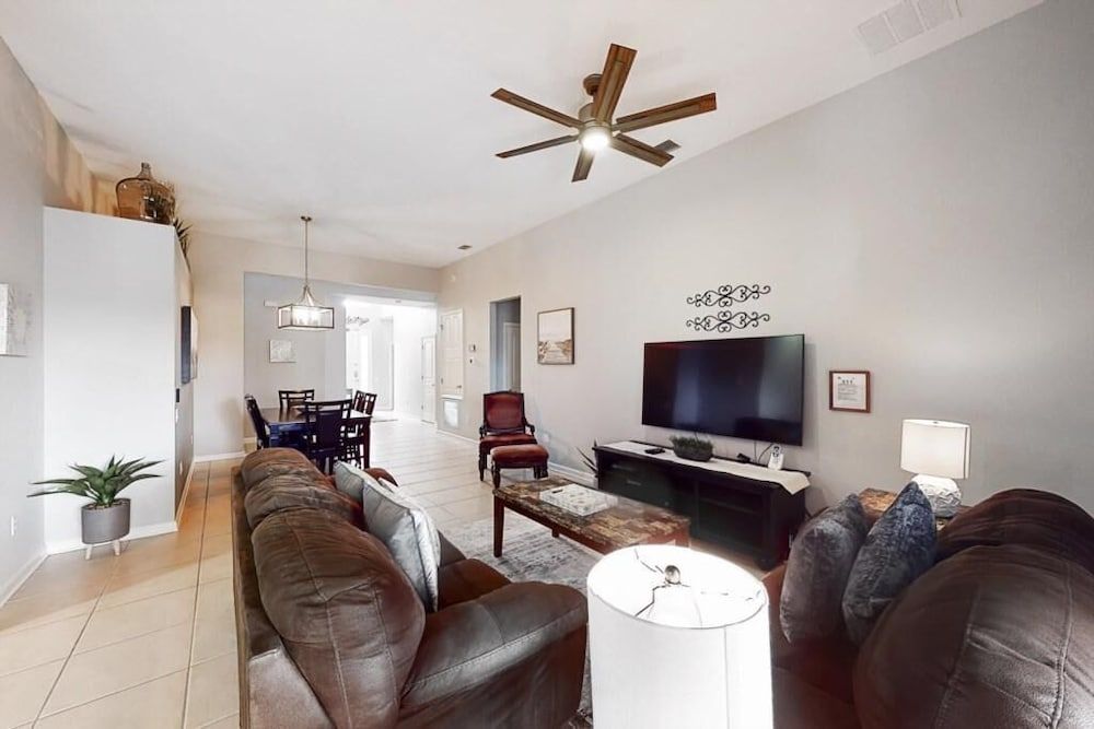 Star Wars Windsor Hills Vacation Home House, Multiple Beds (Star Wars Windsor Hills Vacation Home) 24