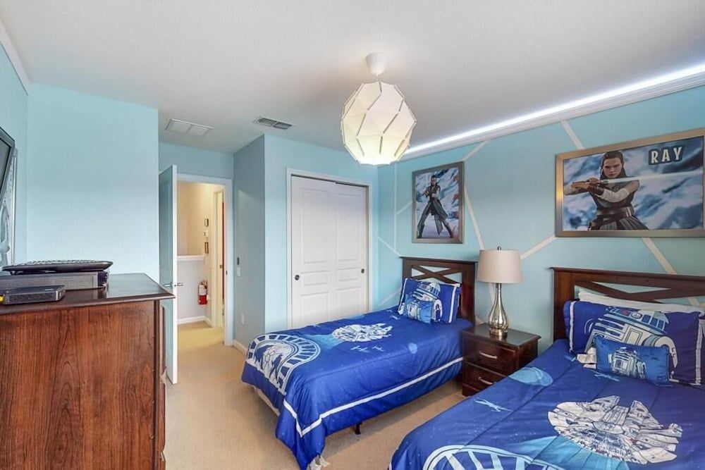 Star Wars Windsor Hills Vacation Home House, Multiple Beds (Star Wars Windsor Hills Vacation Home) 10