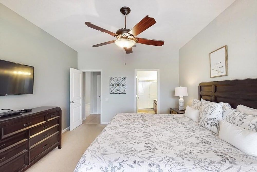 Star Wars Windsor Hills Vacation Home House, Multiple Beds (Star Wars Windsor Hills Vacation Home) 5