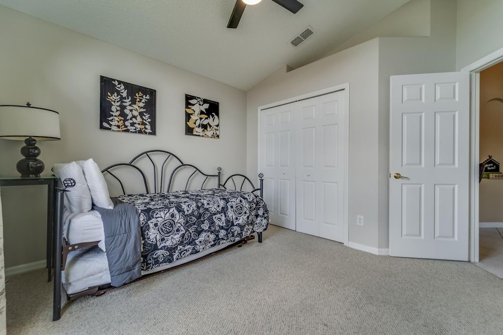 Marwan's Indian Creek Home House, Multiple Beds (Marwan's Indian Creek Home) 16