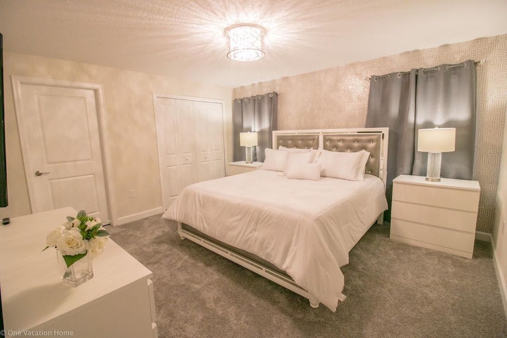 undefined 9005 SD - Gorgeous 4BR Townhome - Private Pool 5