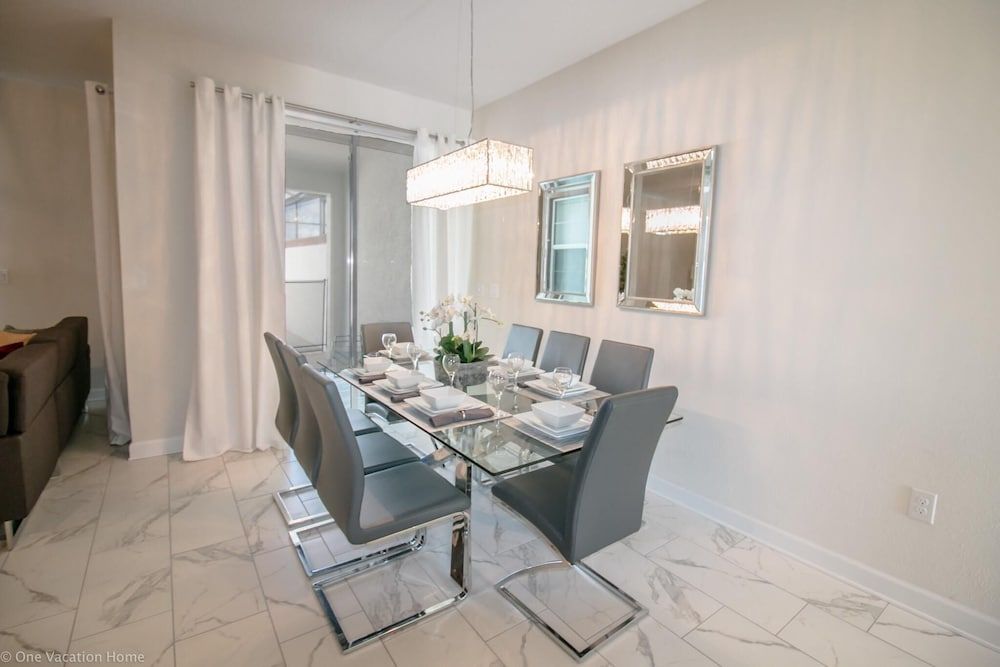 undefined 9005 SD - Gorgeous 4BR Townhome - Private Pool 8