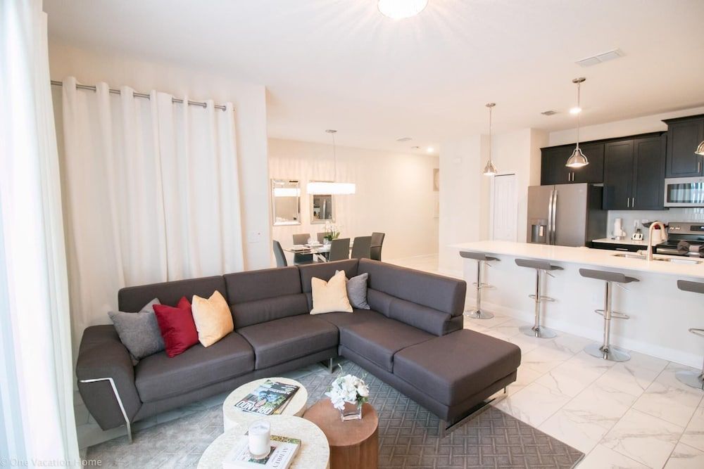 undefined 9005 SD - Gorgeous 4BR Townhome - Private Pool 9