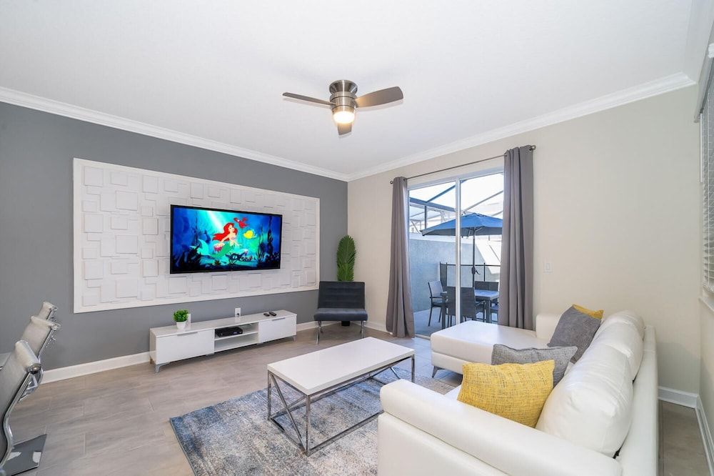 undefined Gorgeous New Home With Private Pool Within Minutes to Disney and Most Attractions 10