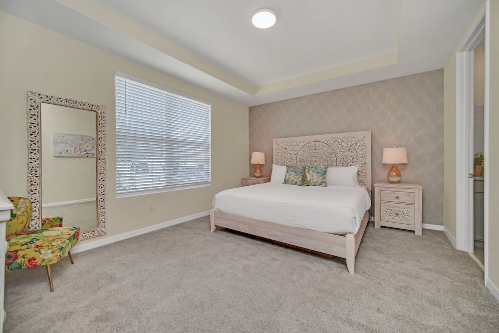 1878 Tropical Palms Circle