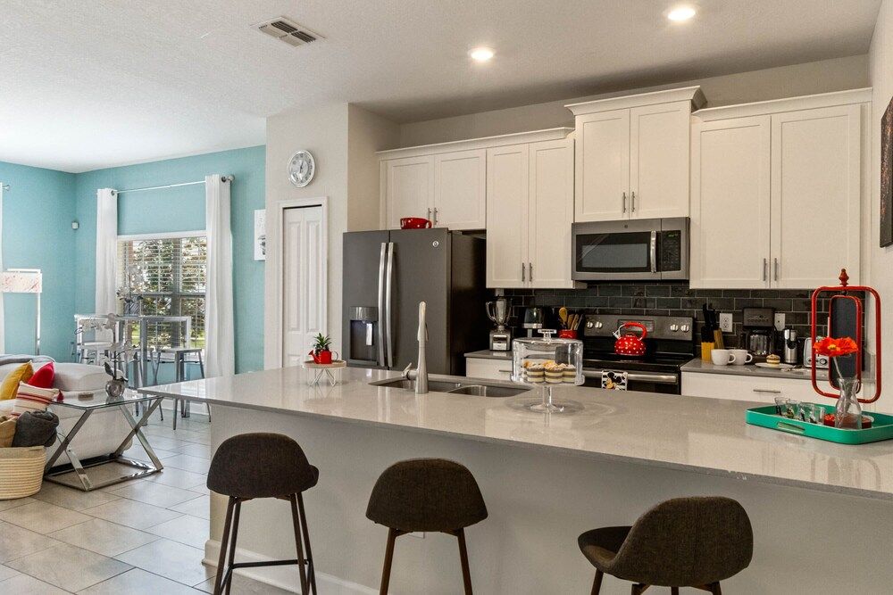 undefined Hollywood Retreat 6