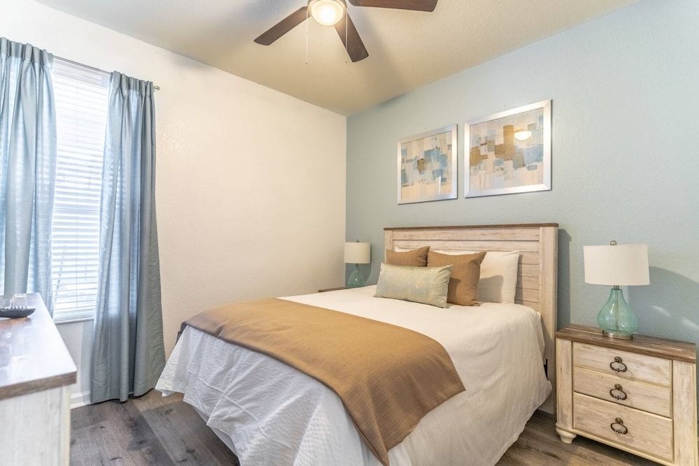 7812 Windsor Hills House (7812 Windsor Hills)