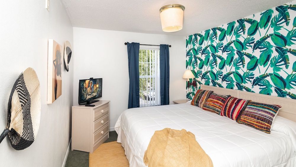 undefined Tropical Lux 9