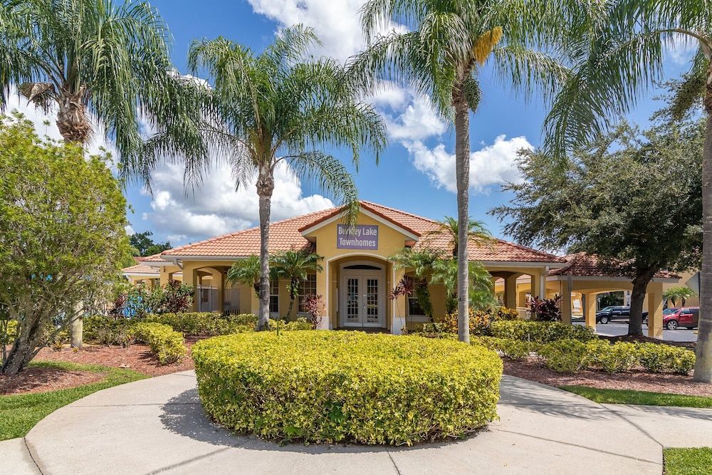 undefined Tropical Lux 2