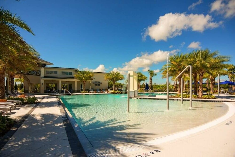 undefined Relax in Style: Elegant Vacation Home in Orlando 9